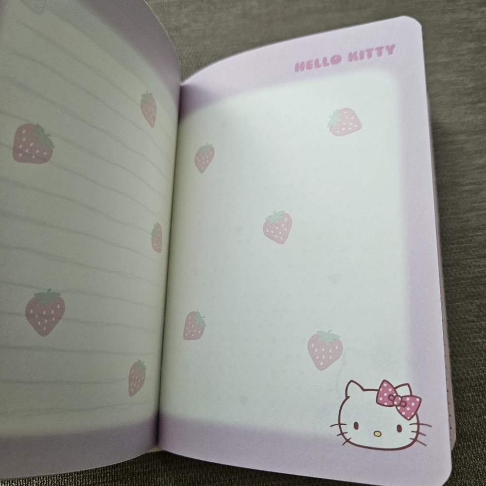 Hello Kitty Pink Notebook - Picture 5 of 10
